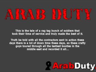 阿拉伯 妓女 带 背部 到 soldier 基地 为 狂欢