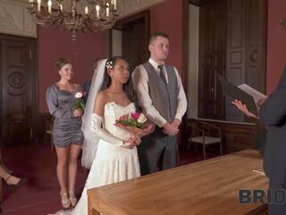 Bride4k. kiimas newlyweds cant vastu seisma ja saama intiimne shortly pärast pulmad