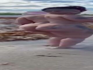 Stor ræv naken strand gå, gratis stor naken x karakter film a2 | xhamster
