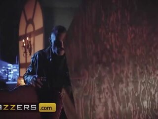 Provocant asiatique vampire kendra spade craves quéquette en halloween parodie x évalué vidéo movs