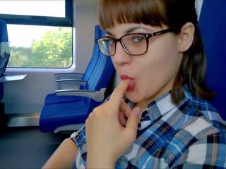 पब्लिक ब्लोजॉब पर the ट्रेन - टीचर की जादू: एचडी डर्टी वीडियो 23 | xhamster