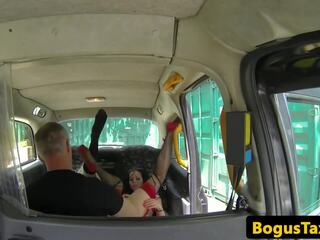 Ekte britisk skanks ass knullet i taxi trio: gratis x karakter klipp e2