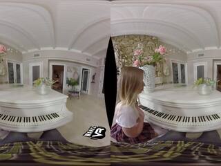 Young woman seduces her pianino mugallym! (vr)