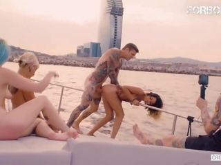 Aprótermetű colombian tini scarlett használt és megalázás tovább egy jacht szex csipesz videókat