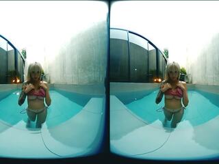 3d-vr video - blonda asiatic cu mare tate în piscina