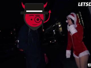Naughty bitch Lullu Gun Sucks Santa's Dong Then Bangs Amateur prick In Bus During Christmas - LETSDOEIT