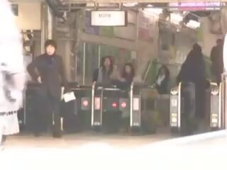 Tokyo keretapi kanak-kanak perempuan