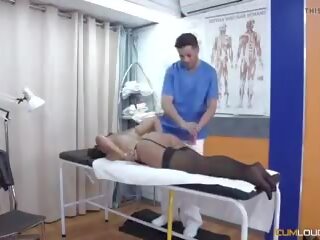 Dokter seks klip dengan pasien