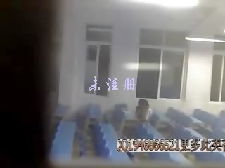 Oppriktige blowjob i klasserom kina