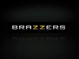 Brazzers - Jenna Sativa and Riley Nixon Have sex in the School Cafeteria