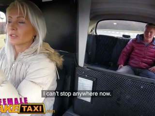 Жінка підробка таксі німфа білявка swaps шпильки дзьоб для готівка