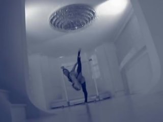 Flexi remaja perbuatan anal di ballet pakaian