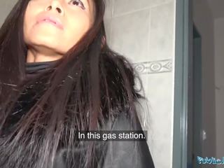 Javno sredstvo neverjetno tajka seductress zajebal težko v randy gas postaja stranišče jebemti